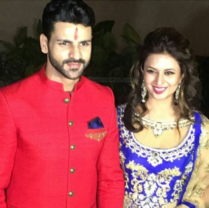 SEE PICS: Neighbours welcome Newlywed couple Divyanka Tripathi & Vivek Dahiya in the SWEETEST way!