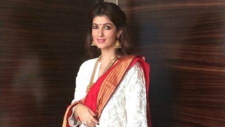 Mrs Funnybones Twinkle Khanna RETURNS to BOLLYWOOD!