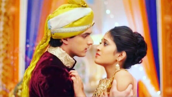 AHEM! Yeh Rishta Kya Kehlata Hai's onscreen jodi Naira & Kartik DATING in REAL life !