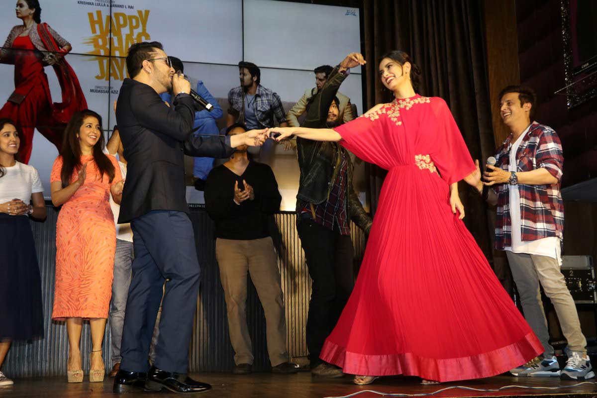 SHOCKING! Mika Singh cracks DIRTY JOKES with Neeti Mohan & Diana Penty at song launch; PICS & VIDEOS!