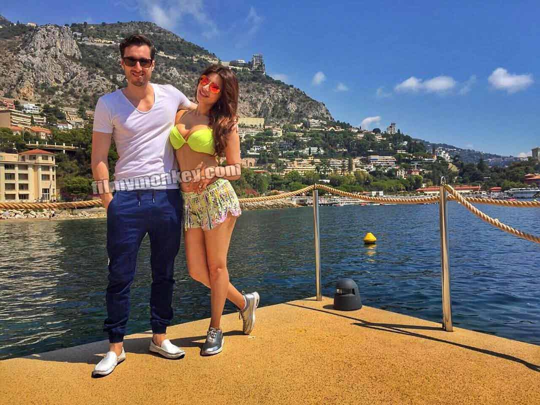 STUNNING TV actress raising the HEAT up during her Birthday celebration in Italy; See PICS!