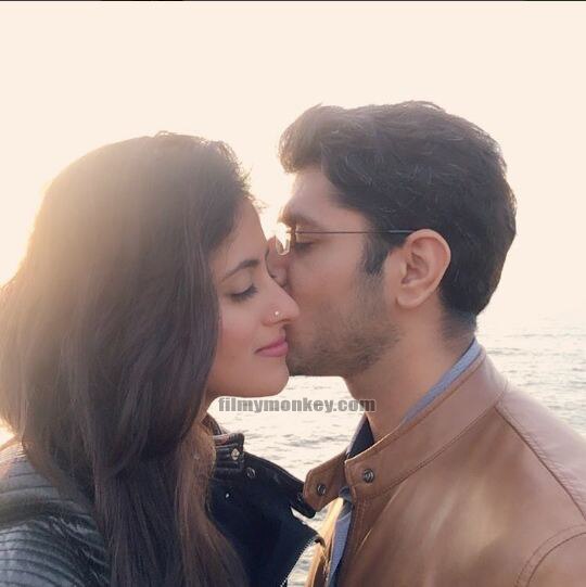 Yeh Hai Mohabbatein' actress gets KISSED, Caught in an Adorable Moment!