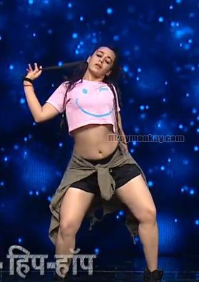 SUPER SIZZLING! Delhi girl Mokshda Jailkhani of 'Dance+ 2' redefines HOTNESS in this Prom Night VIDEO with her SENSUOUS moves!