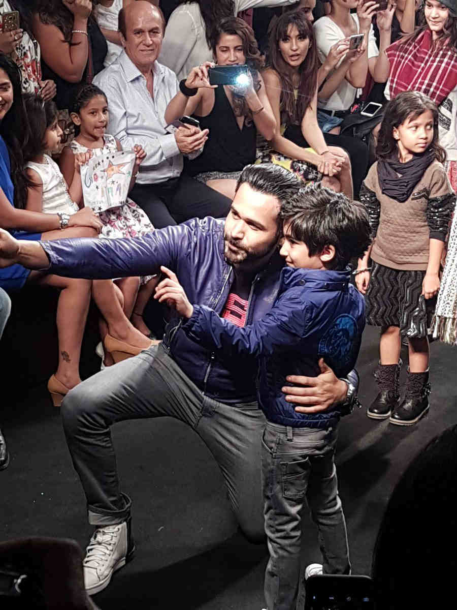 AWWDORABLE PICS & VIDEO of Emraan Hashmi walking the ramp with his SUPER CUTE son at Lakme Fashion Week 2016 will melt your hearts!