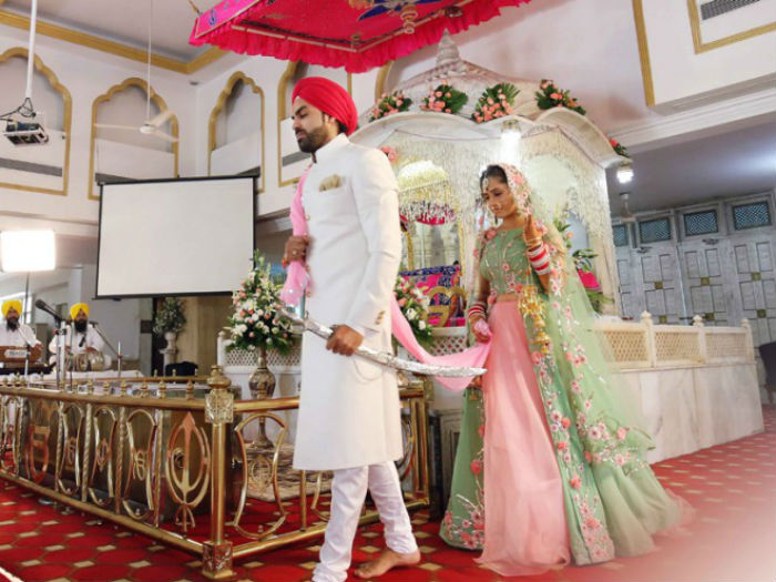 CHECK OUT: TV actors Hunar Hale & Mayank Gandhi’s FAIRYTALE WEDDING PICS are MESMERISING!