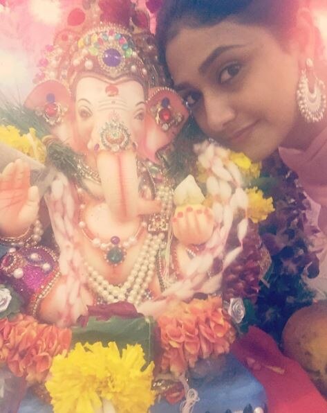 Ganesha Chaturthi 2016: Check out POPULAR TV STARS welcome Ganpati home; POSE with their BAPPA [PHOTOS INSIDE]