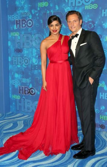 AHEM! Priyanka Chopra & Tom Hiddleston get FLIRTY at Emmys after-party [Inside PICS & VIDEO]