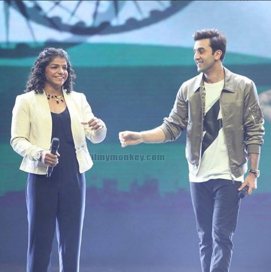 VIDEO: Ranbir Kapoor PROPOSES Olympics Bronze WINNER Sakshi Malik, leaves her BLUSHING!