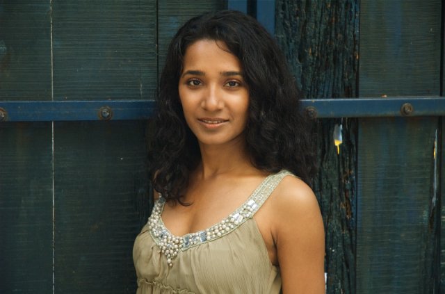 Colors APOLOGIZES to Tannishtha Chatterjee for RACIST COMMENT on 'Comedy Nights Bachao'; Actress still UPSET!