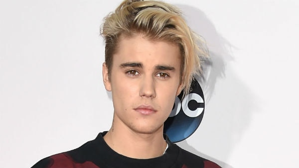 OMG! Justin Bieber trying hard to hook up with 49-year-old Pamela Anderson!
