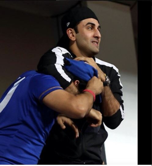 Ranbir Kapoor waves away for his Mumbai Football Club; SEE PICS !