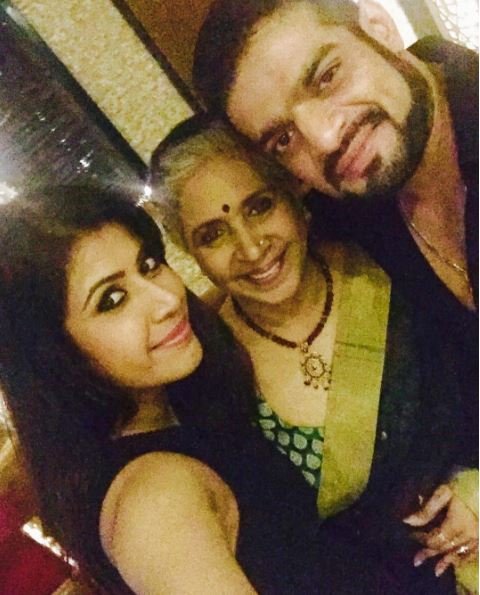 Karan Patel's REAL life mother-in-law Kiran Bhargava enters 'Yeh Hai Mohabbatein