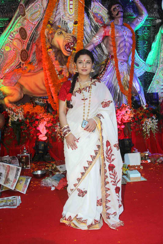 PHOTO GALLERY: Alia, Ranbir, Kajol, Sushmita, Bachchans & other Bollywood celebs celebrate Durga Puja