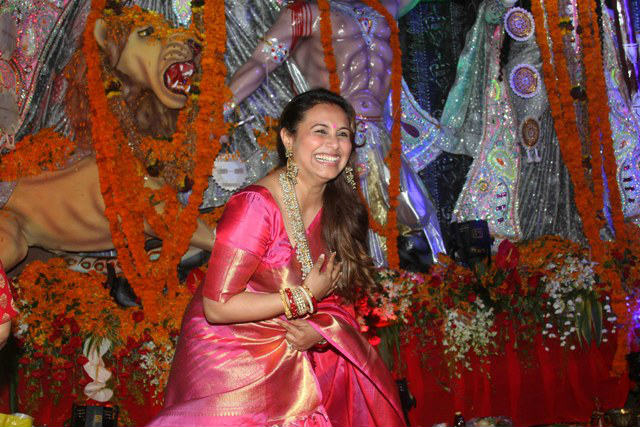 SEE PICS: Rani Mukerji's FIRST PUBLIC appearance post baby Adira's birth at Durga Puja pandal; Actress looked GORGEOUS in a PINK sari!