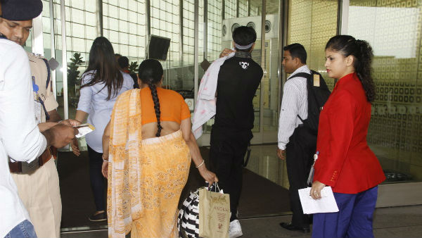 SEE PICS: Shahid Kapoor SPOTTED with NEWBORN baby Misha & wife Mira at the Airport!