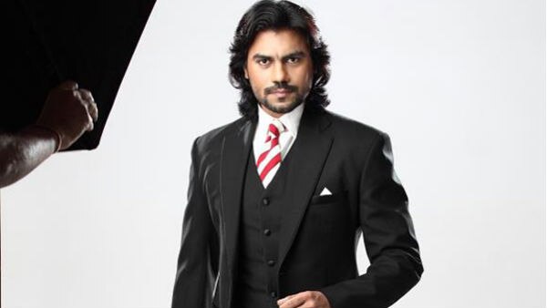 REVEALED! TV actors Gaurav Chopra, Karan Mehra, VJ Bani & 3 other CELEBS inside BIGG BOSS 10 house, confirms KRK; Here's the full list of contestants!