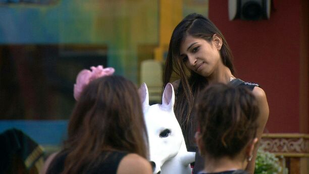 Bigg Boss 10 Day 5: Contestant PEES in pants in OPEN; Makes VJ Bani WASH her dirty clothes!