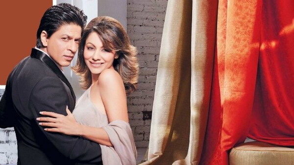 Shah Rukh Khan welcomes wife Gauri to twitter, they make a special announcement !