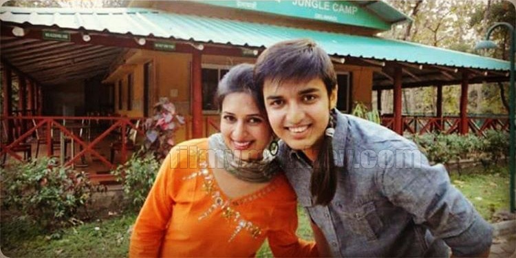 These OLD & UNSEEN Pics of Divyanka Tripathi with brother Aishwarya are JUST TOO CUTE!