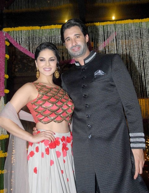 PHOTOS: Sunny Leone, Sonakshi, Sanjay Dutt & other Bollywood stars at Aamir Khan's star-studded Diwali Bash!