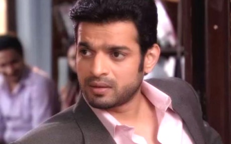 Yeh Hai Mohabbatein: Karan Patel STALLS shoot, LOCKS himself in his Vanity Van!