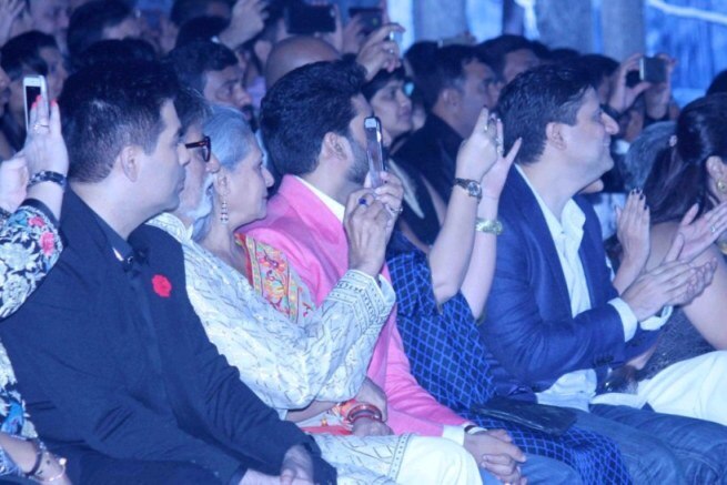 Shweta Nanda SHINES on the ramp as a Show Stopper, Almost FALLS too.. Amitabh CLICKED Pics & Jaya-Abhishek CHEERED...
