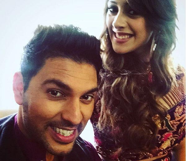 YHPL- Yuvraj and Hazel Premier League: Cricket themed QUIRKY WEDDING Invites of Yuvi-Hazel!