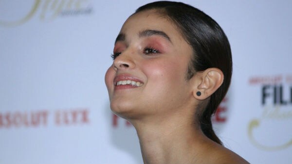 SEE PICS: Alia Bhatt's HOT CHIC avatar at the Absolut Elyx Filmfare Glamour And Style Awards cover launch!