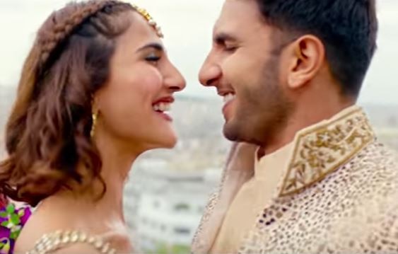 Khukle Dulke SONG: Ranveer & Vaani's Punjabi wedding dance in 'Befikre' new track! WATCH!