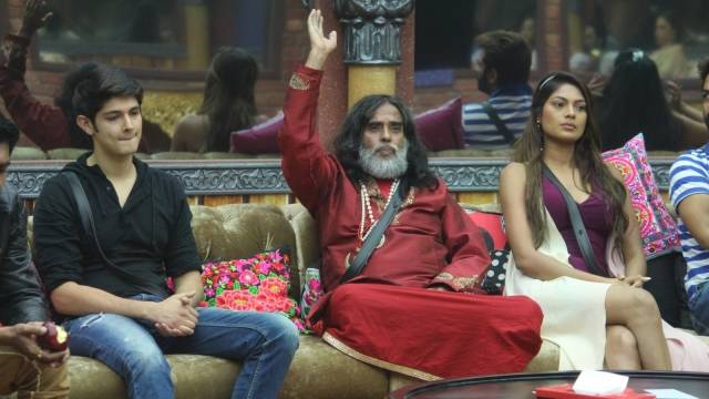 OMG! NON-BAILABLE WARRANT issued against Bigg Boss 10 contestant Swami Omji Maharaj!