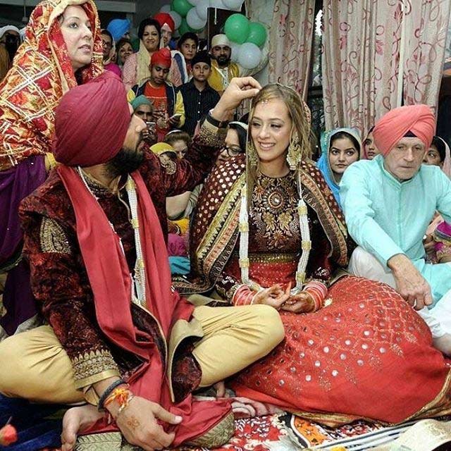 OMG!! Yuvraj Singh's wife Hazel Keech takes on a new name after marriage!