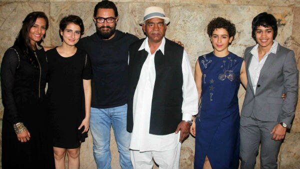 Aamir Khan's 'Dangal' daughter Sanya Malhotra RECREATES Shah Rukh Khan's ICONIC step!