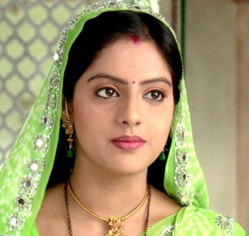 Diya aur Baati Hum' actress Deepika Singh approaches CINTAA against show's producers!