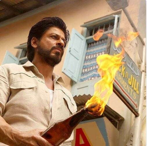 After Baazigar, Darr and Don, SRK comes with another raw look in 'Raees'!