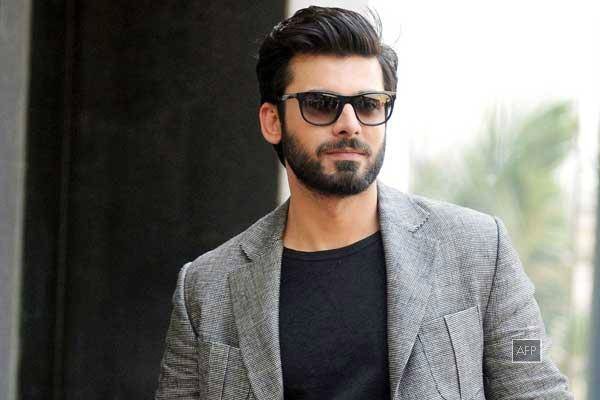 This ADOBRABLE picture of Fawad Khan with baby girl Elayna will make your day!