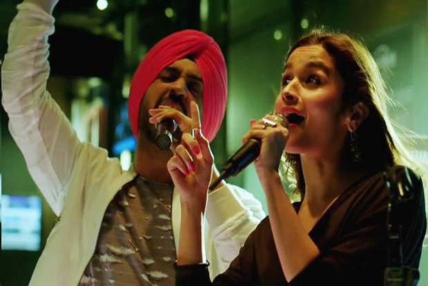 WATCH: Shah Rukh Khan SINGING his version of Diljit Dosanjh's 'Ikk Kudi...' from 'Udta Punjab' is the COOLEST thing you'll see on internet today!