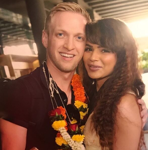 REVEALED! 'Nach Baliye 8' couple Aashka Goradia-Brent Goble to tie the knot on December 3 in Gujarat!