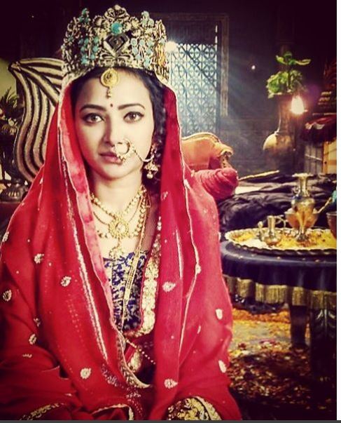 Chandra Nadini' actress Shweta Basu Prasad meets with an ACCIDENT on the sets of the show!