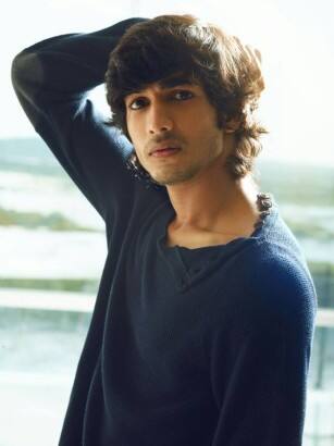 TV Actor & 'Jhalak Dikhhla Jaa 9' contestant Shantanu Maheshwari's HOT scenes in 'MTV Big F'!