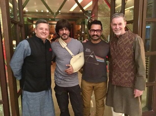 Shah Rukh Khna & Aamir Khan together again, have a 'Khantastic' time!