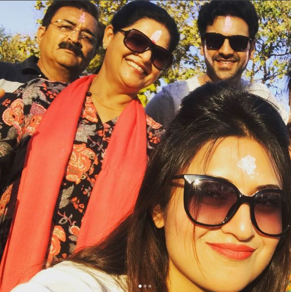 Television's favorite couple celebrated the festival on colors in Bhopal which happens to be Divyanka's maayaka along with her family 