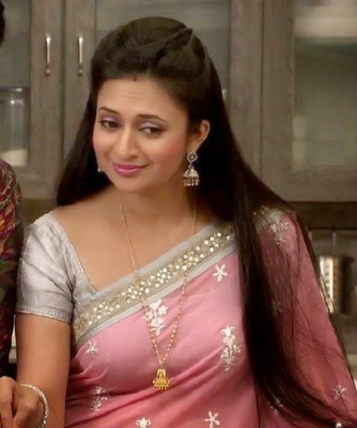 Divyanka Tripathi's Stunning Saree Looks