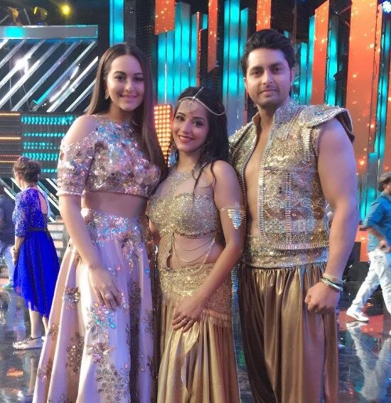 Nach Baliye 8 EVICTION: Bhojpuri actress Mona Lisa & husband Vikrant ELIMINATED from the show!