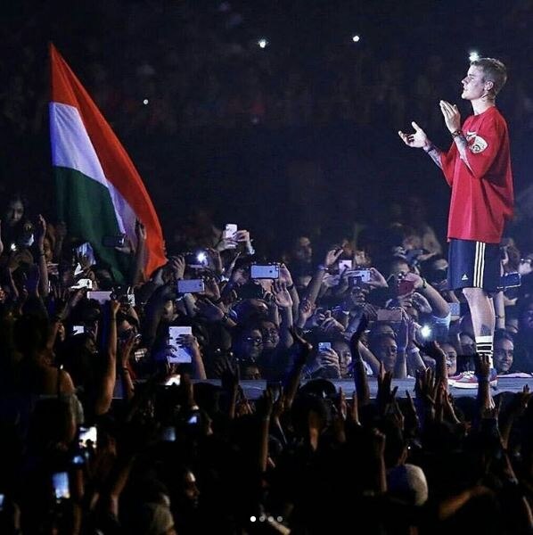 REVEALED! Justin Bieber took Hanuman keychain as gift leaving India..visited 26/11 Attack sites...did Street Shopping...MORE Exclusive DETAILS!