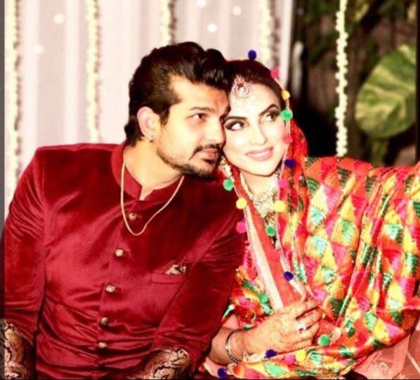 Mansi with Yuvraj on their engagement (Photo: Instagram)