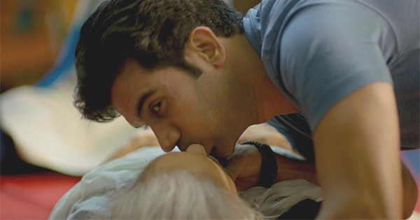 Behen Hogi Teri: Rajkummar Rao kisses 80 yr old co-actor Kamlesh Gill during CPR scene by mistake! See how she REACTED!
