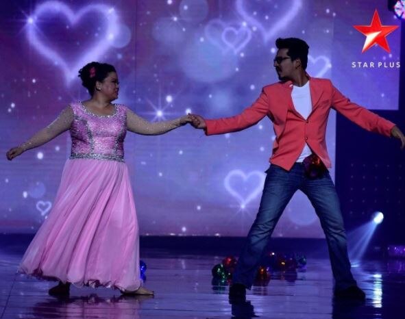 Comedy queen Bharti Singh and Haarsh Limbaachiya OFFICIALLY ENGAGED;Check out their ROKA PICS!