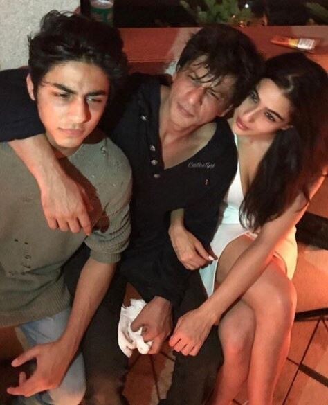 This PIC of Saif's daughter Sara Ali posing with SRK's son Aryan at KJO's bash proves that the two will make an AWESOME pair in a Bollywood movie!