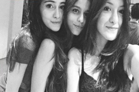 This NEW PIC of SRK's daughter Suhana Khan posing with Shanaya Kapoor & Ananya Panday proves that they are the new BFFs of Bollywood!