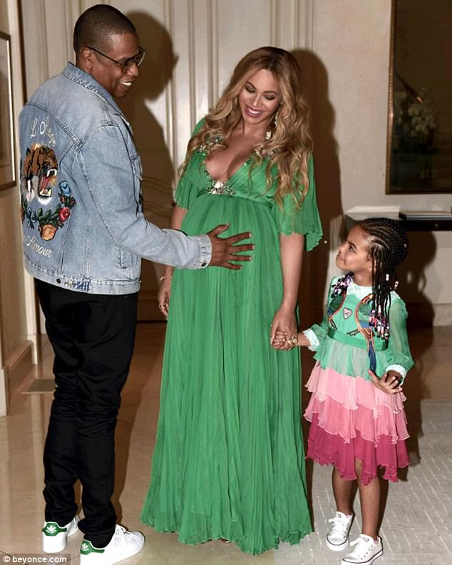 Beyonce Knowles planning to DELIVER twins at home!